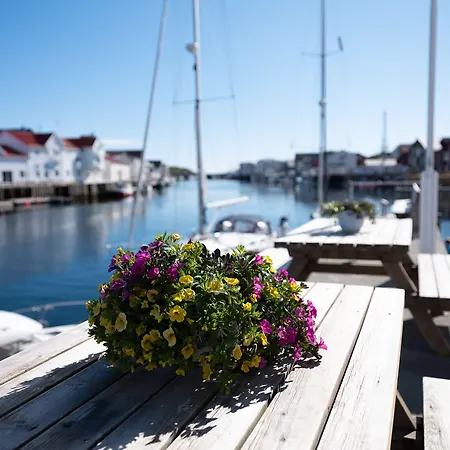 Bryggekanten - By Classic Norway 4* Henningsvær