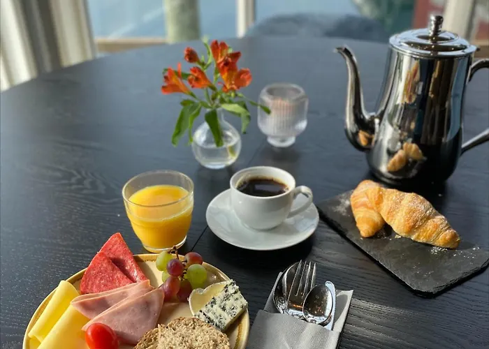 Bryggekanten - By Classic Norway 4* Henningsvær