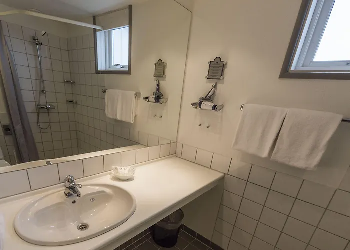 Bryggekanten - By Classic Norway Henningsvaer