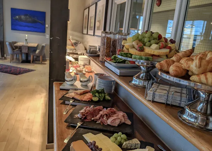 Hotel Bryggekanten - By Classic Norway Henningsvær